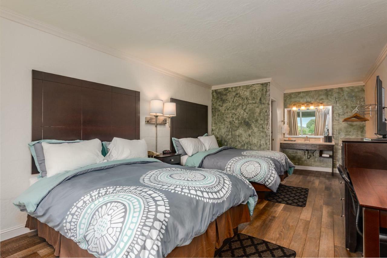 Fairway Inn Berryville ภายนอก รูปภาพ